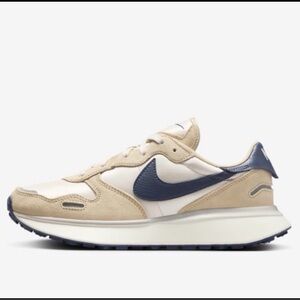 Nike womens phoenix waffle Sneakers size 10.5
